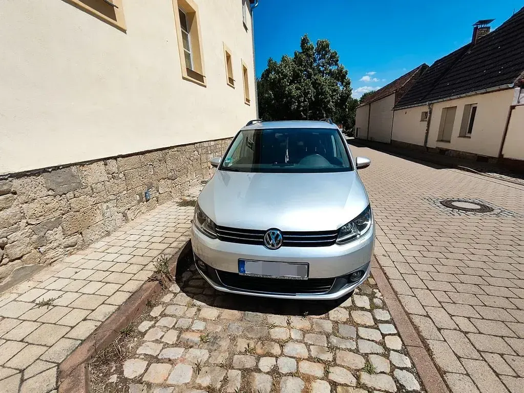 Gebraucht VW Touran 105 PS (77 kW) 2012 Silber Van / Kleinbus