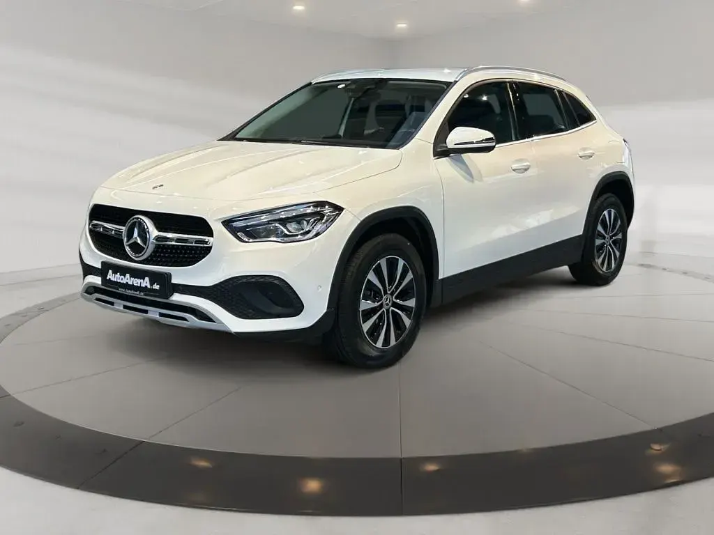 Second-hand Mercedes GLA250 Style 160 CP (117 kW) 2022 Alb SUV
