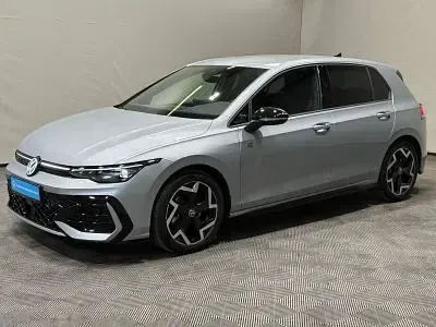 Gebraucht VW Golf VIII R-line 150 PS (110 kW) 2025 Pure white Limousine
