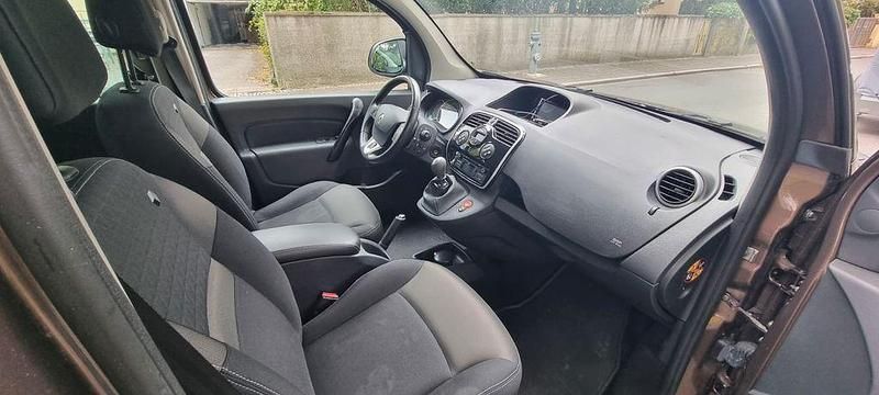 Gebraucht Renault Kangoo 95 PS (69 kW) 2020 Braun Van / Kleinbus