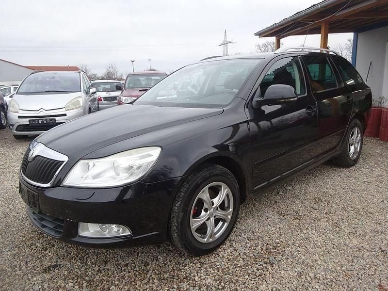 Gebraucht Skoda Octavia Ambiente 122 PS (89 kW) 2009 Schwarz Limousine