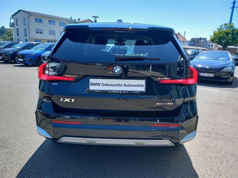 Gebraucht BMW iX1 xLine 230 kW (313 PS) 2023 Black sapphire metallic SUV