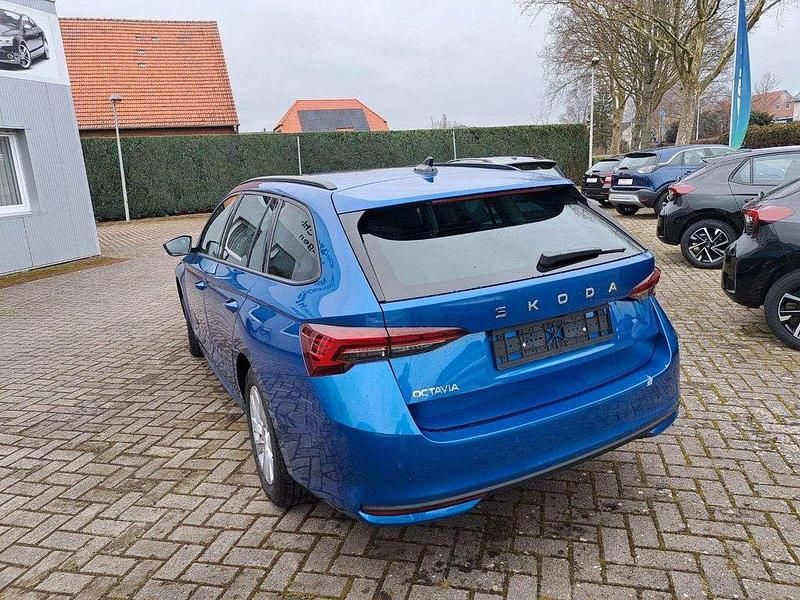 Gebraucht Skoda Octavia Ambition 150 PS (110 kW) 2024 Blau Kombi