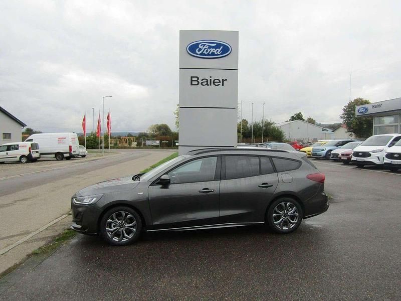 Neu Ford Focus ST-Line X 155 PS (114 kW) 2025 Grau Limousine