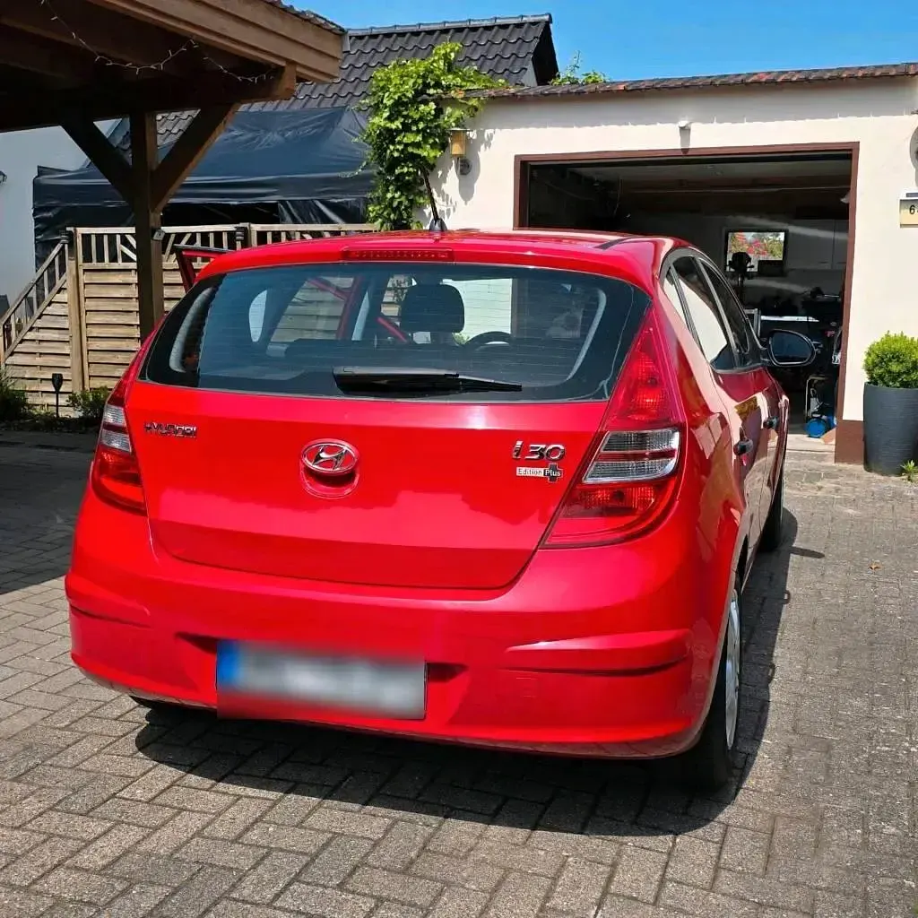 Usado Hyundai i30 Edition+ 109 CV (80 kW) 2008 Rojo Berlina