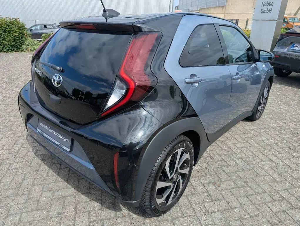 Gebraucht Toyota Aygo X 72 PS (52 kW) 2025 Grau SUV