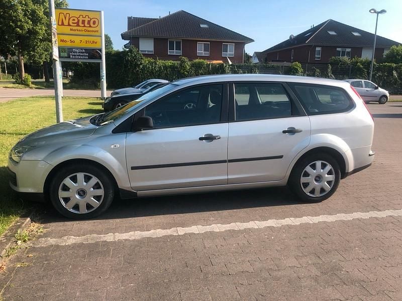 Gebraucht Ford Focus 109 PS (80 kW) 2006 Silber Kombi