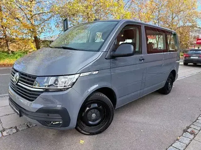 Gebraucht VW Multivan Family 150 PS (110 kW) 2021 Grau Van / Kleinbus