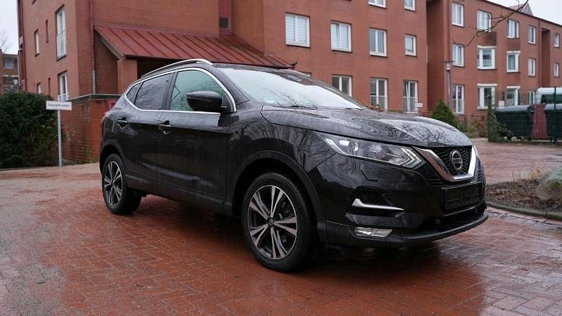 Gebraucht Nissan Qashqai 160 PS (117 kW) 2018 Schwarz SUV
