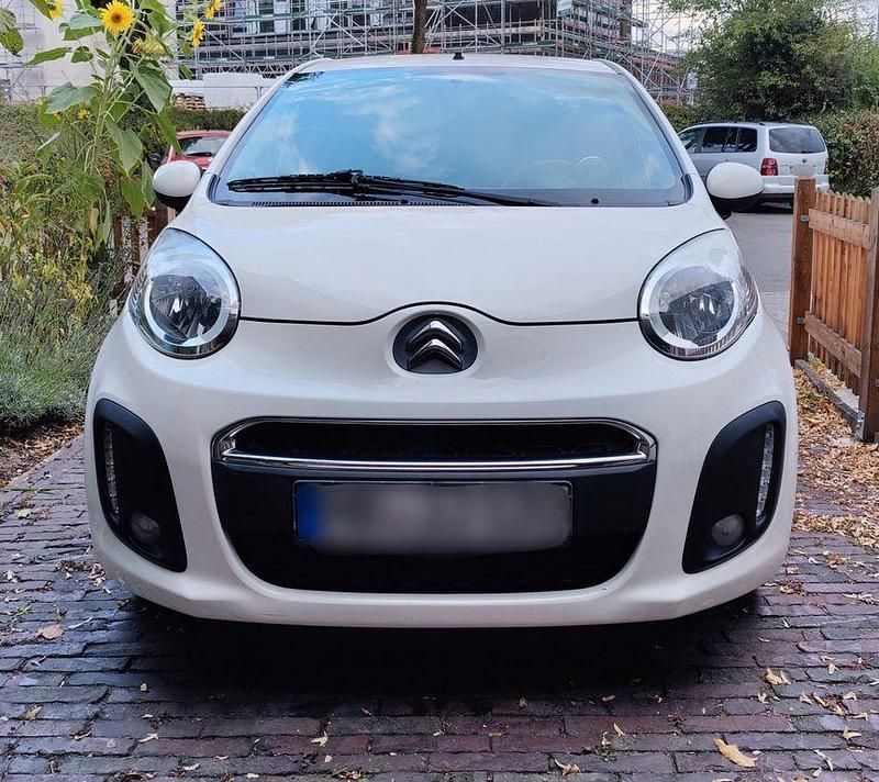 Weiß Gebraucht 2012 Citroën C1 SELECTION Kleinwagen | 3.250 € (Guter Preis) - Bild 1/4