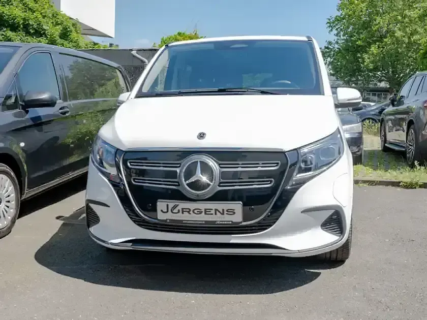 Gebraucht Mercedes EQV300 150 kW (204 PS) 2025 Bergkristallweiss metallic Van / Kleinbus