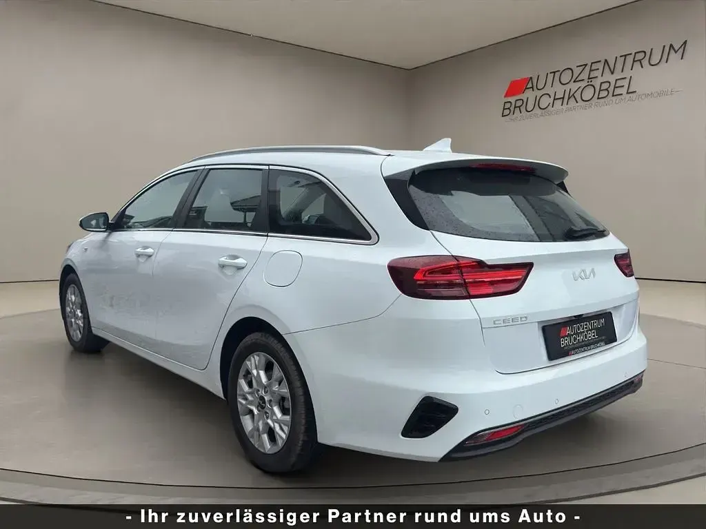 Gebraucht Kia Ceed Vision 101 PS (74 kW) 2024 Weiß Kleinwagen