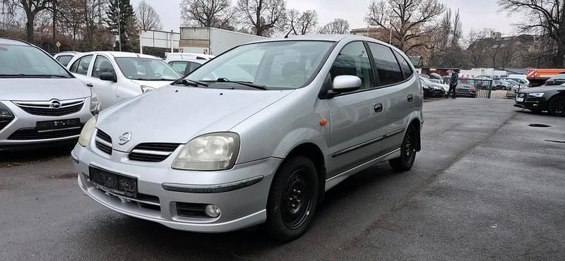 Silver (m) Gebraucht 2005 Nissan Almera Tino Acenta+ Van / Kleinbus | 1.350 € (Guter Preis) - Bild 1/4