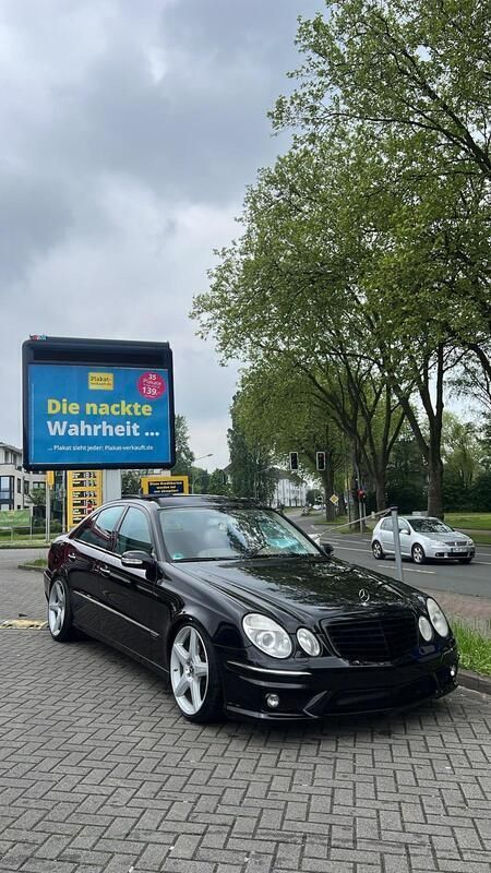 Schwarz Gebraucht 2003 Mercedes E500 Limousine | 6.299 € (Fairer Preis) - Bild 1/4