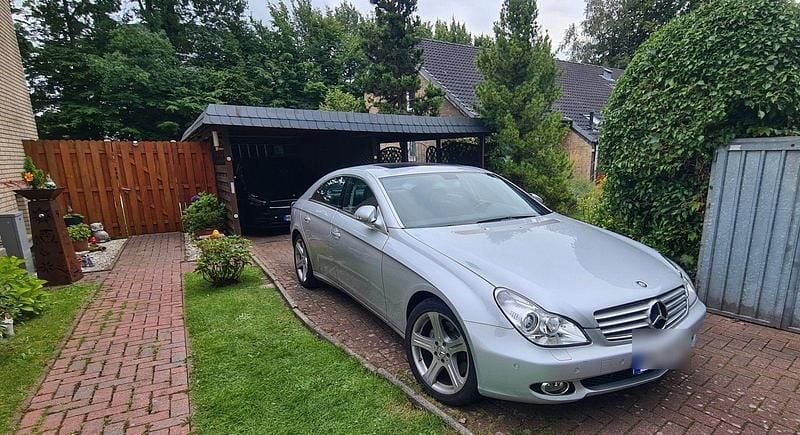 Silber Gebraucht 2005 Mercedes CLS350 Coupé | 12.499 € (Fairer Preis) - Bild 1/4