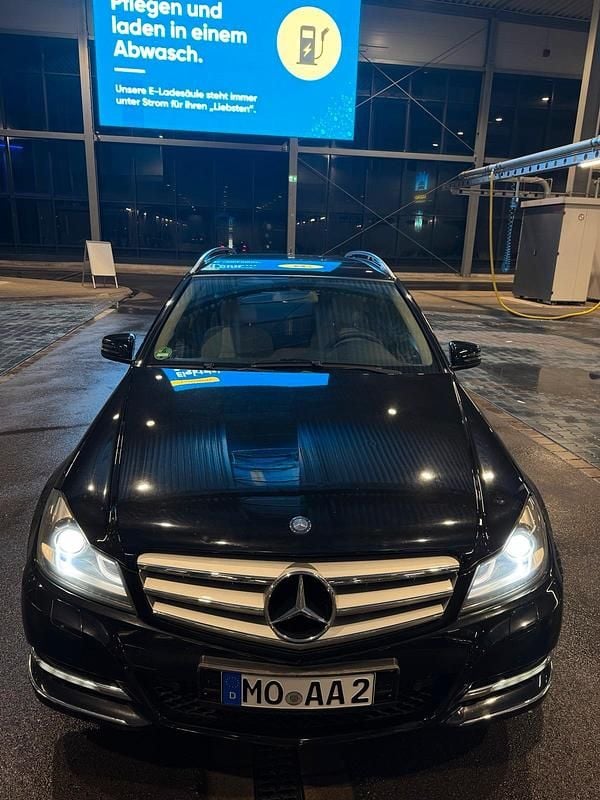 Gebraucht Mercedes C220 Avantgarde 170 PS (125 kW) 2011 Schwarz Kombi