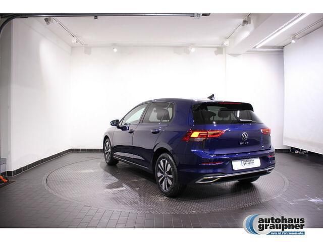 Gebraucht VW Golf VIII Move 110 PS (80 kW) 2024 Blau / atlantik blue Limousine