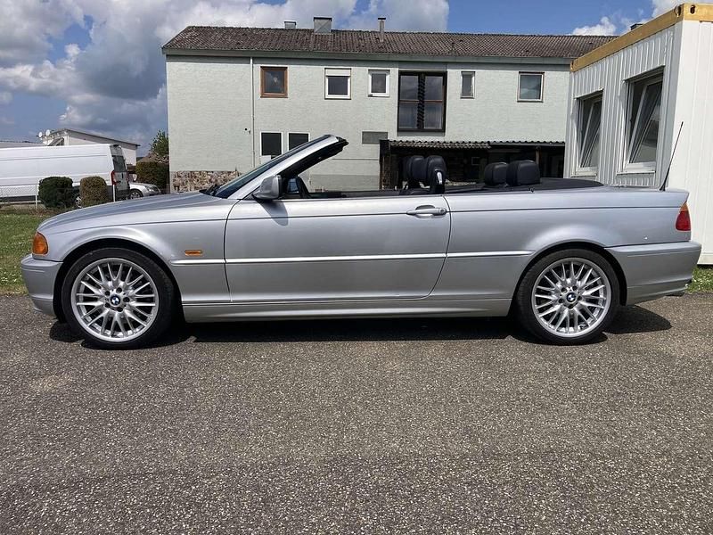 Gebraucht BMW 330 Cabriolet 231 PS (169 kW) 2002 Silber Cabrio