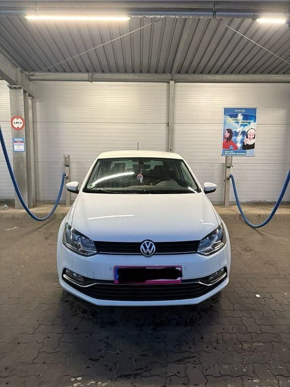 Weiß Gebraucht 2015 VW Polo LOUNGE Kleinwagen | 5.900 € (Guter Preis) - Bild 1/4