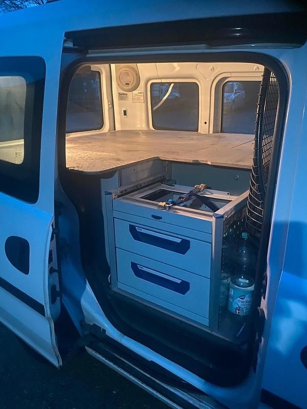 Gebraucht Opel Combo 94 PS (69 kW) 2010 Weiß Van / Kleinbus