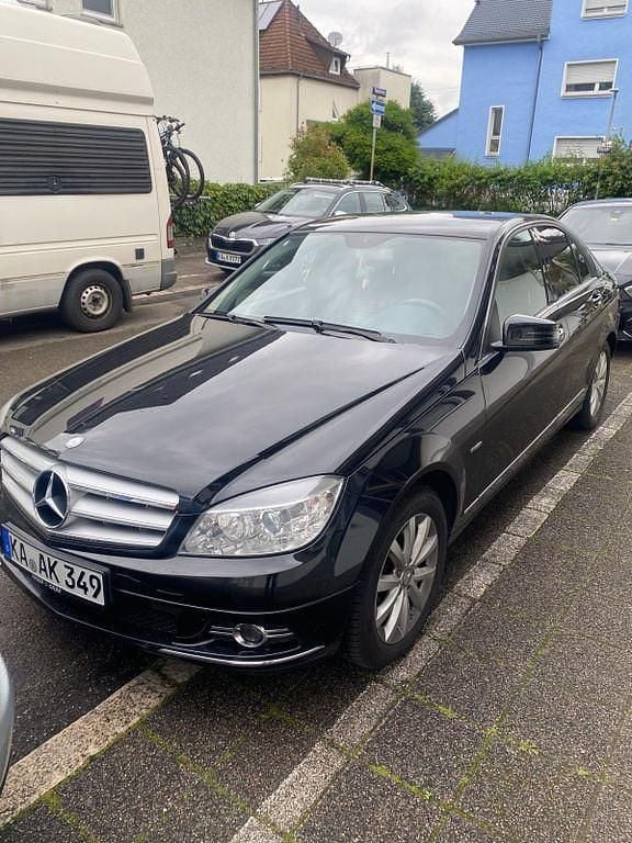 Schwarz Gebraucht 2009 Mercedes 220 Limousine | 6.800 € - Bild 1/4