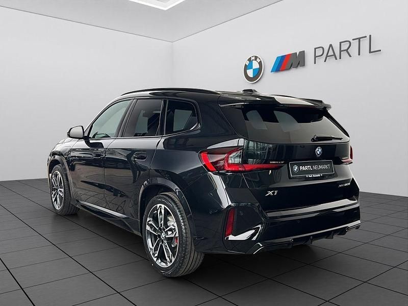 Neu BMW X1 Performance 326 PS (239 kW) 2026 Saphirschwarz SUV