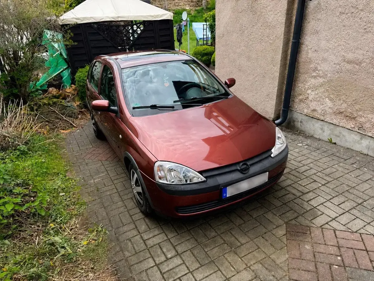 Używany Opel Corsa 75 KM (55 kW) 2001 Czerwony Hatchback