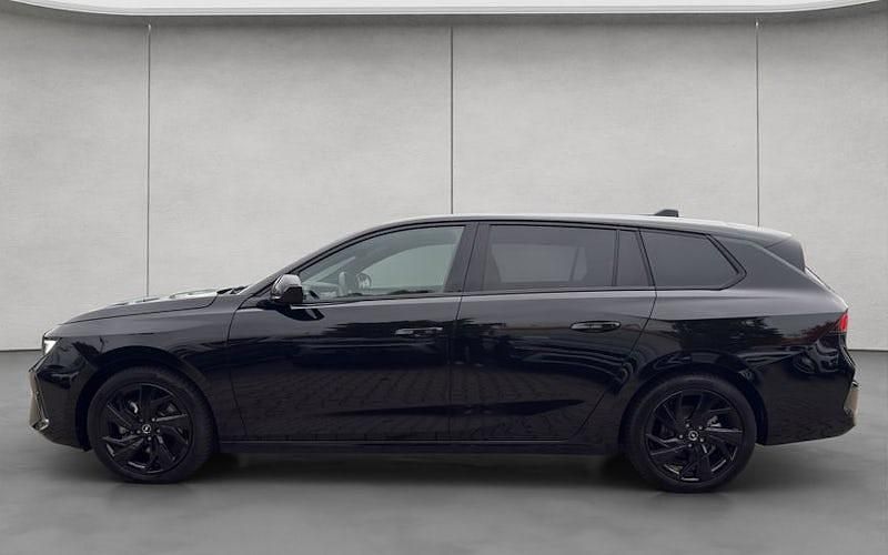 Gebraucht Opel Astra 131 PS (96 kW) 2024 Karbon schwarz metallic Kombi