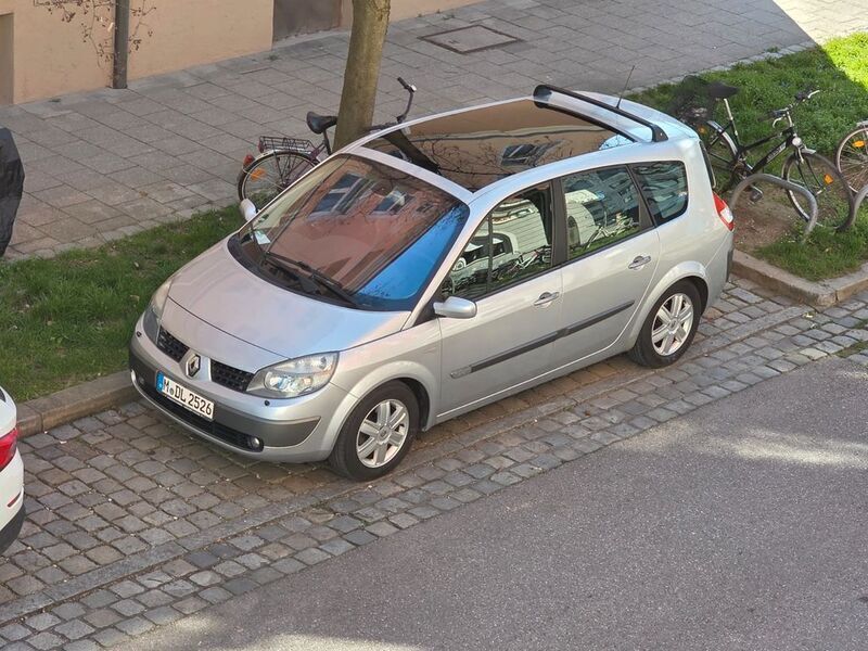 Silber Gebraucht 2006 Renault Grand Scénic II Privilege Van / Kleinbus | 2.250 € (Teuer) - Bild 1/4