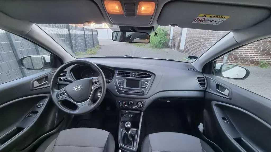 Gebraucht Hyundai i20 Active 75 PS (55 kW) 2019 Weiß Kleinwagen