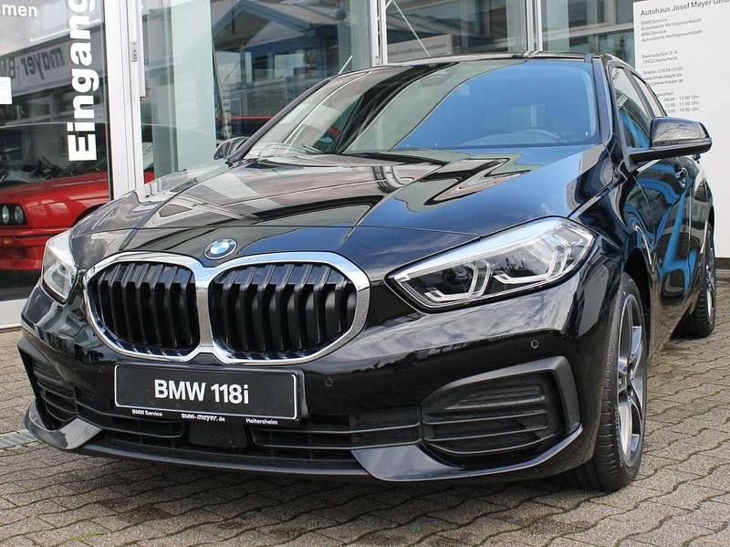 Schwarz ii Gebraucht 2021 BMW 118 Advantage Kleinwagen | 24.990 € - Bild 1/4