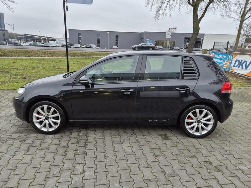 Gebraucht VW Golf VI 105 PS (77 kW) 2011 Schwarz Kleinwagen