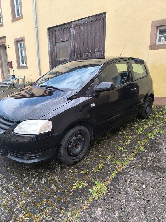 Second-hand VW Fox 54 CP (39 kW) 2011 Negru Hatchback