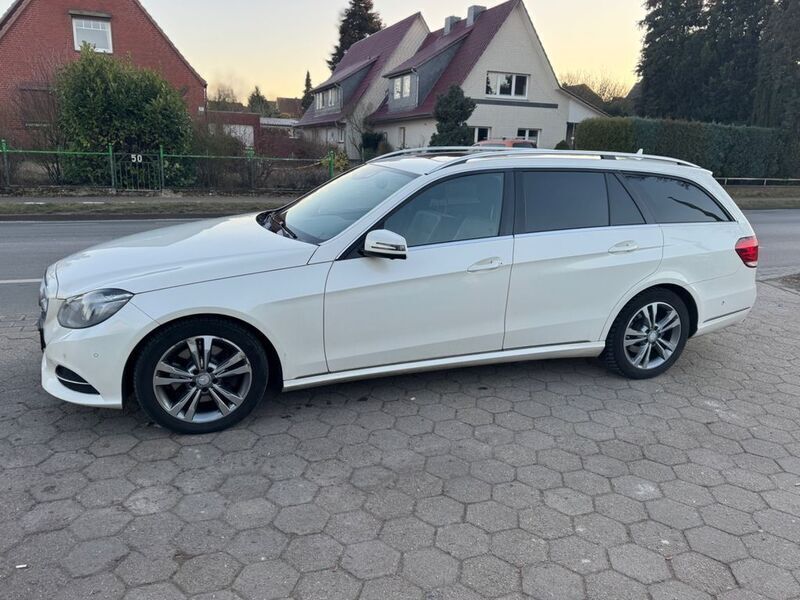 Weiß Gebraucht 2016 Mercedes E350 Avantgarde Kombi | 10.990 € (Guter Preis) - Bild 1/4