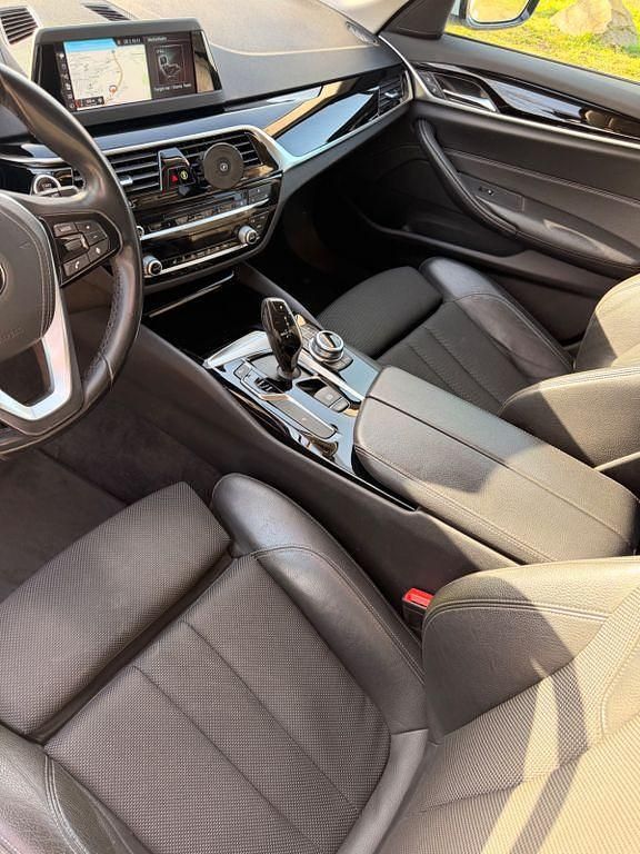 Gebraucht BMW 520 Shadowline 184 PS (135 kW) 2017 Weiß Kombi