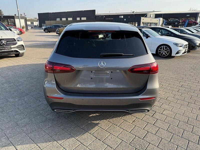 Gebraucht Mercedes B200 Progressive 163 PS (119 kW) 2025 Andere Van / Kleinbus