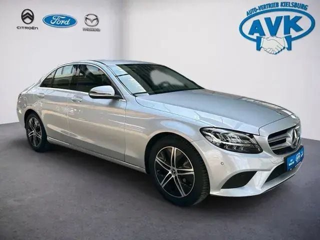 Iridiumsilber metalliclack Gebraucht 2020 Mercedes C180 Avantgarde Limousine | 26.990 € (Guter Preis) - Bild 1/4