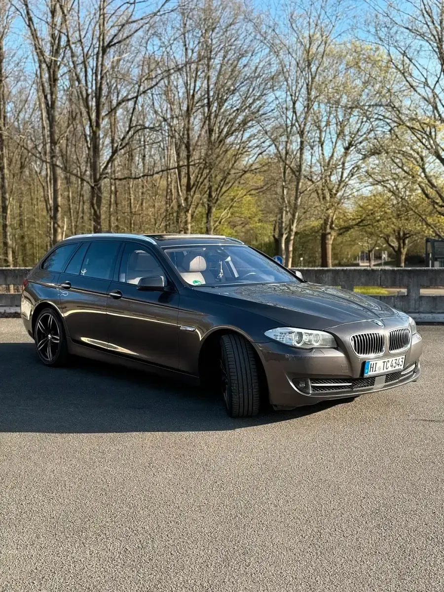 Gebraucht BMW 525 218 PS (160 kW) 2012 Braun Kombi