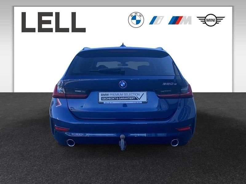 Gebraucht BMW 320e Advantage 204 PS (150 kW) 2021 Blau Kombi