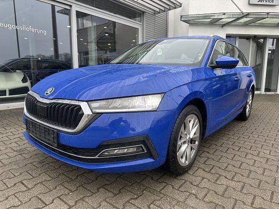 Gebraucht Skoda Octavia First Edition 150 PS (110 kW) 2022 Energy blau Kombi