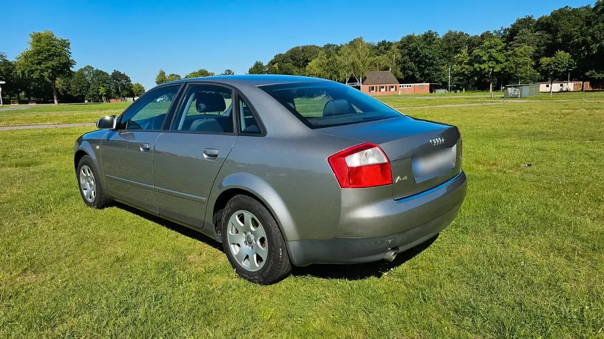 Brugt Audi A4 102 HK (75 kW) 2002 Sølv Sedan
