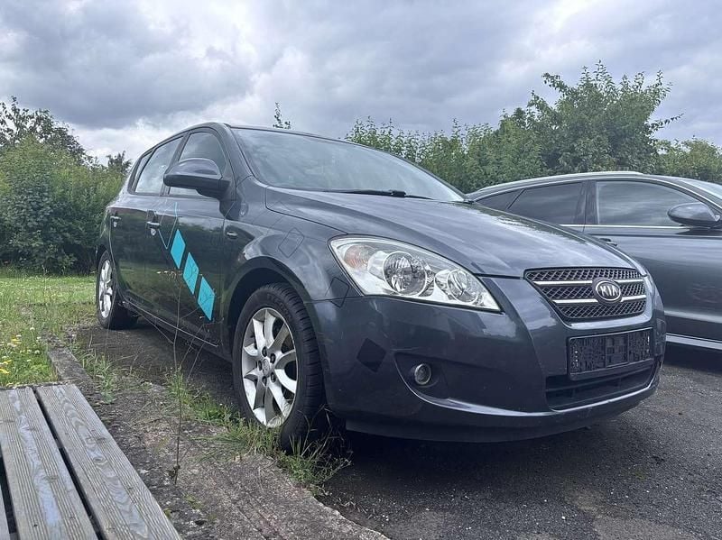 Grau Gebraucht 2008 Kia Ceed EX Kleinwagen | 1.000 € (Superpreis) - Bild 1/4