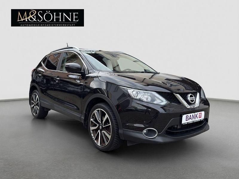 Schwarz Gebraucht 2015 Nissan Qashqai 360º SUV | 13.980 € (Etwas zu teuer) - Bild 1/4
