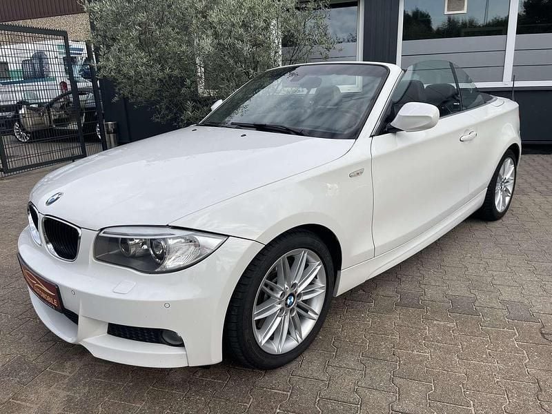 Gebraucht BMW 123 Cabriolet Sport Line 204 PS (150 kW) 2012 Alpinweiss iii Cabrio