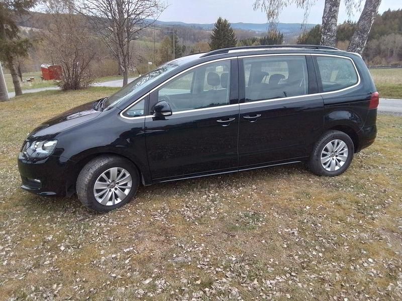 Gebraucht VW Sharan Trendline 140 PS (102 kW) 2015 Schwarz Van / Kleinbus