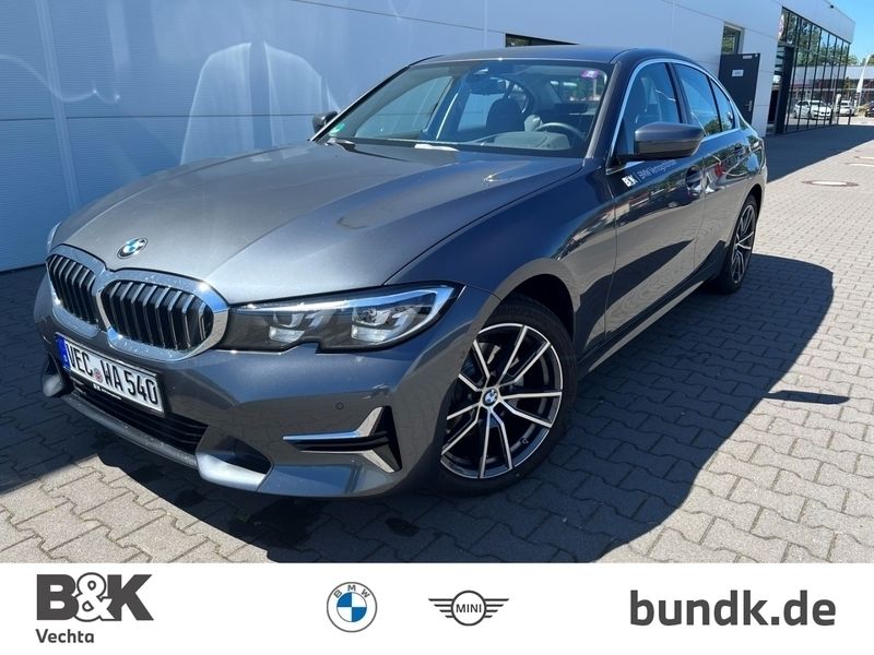 Grau Gebraucht 2021 BMW 320 Luxury Line Limousine | 47.500 € - Bild 1/4