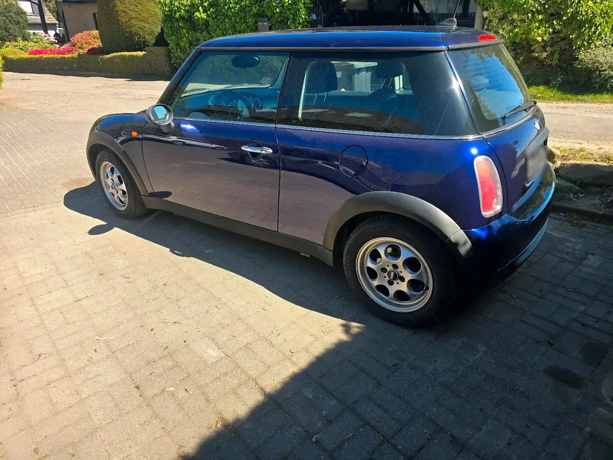 Usata Mini ONE 90 CV (66 kW) 2006 Viola Utilitaria
