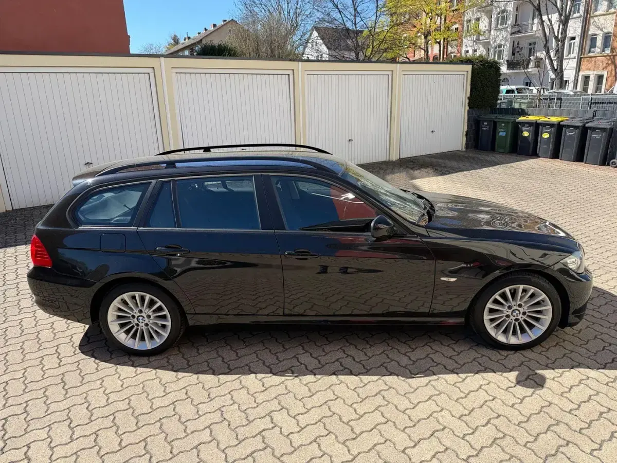 Brugt BMW 318 143 HK (105 kW) 2010 Sort Stationcar