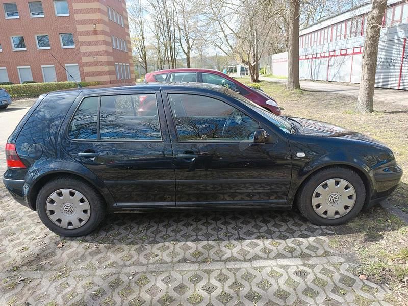 Gebraucht VW Golf IV 75 PS (55 kW) 2002 Schwarz Kleinwagen
