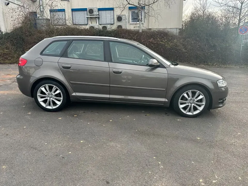 Gebraucht Audi A3 Design 140 PS (102 kW) 2013 Grau Limousine